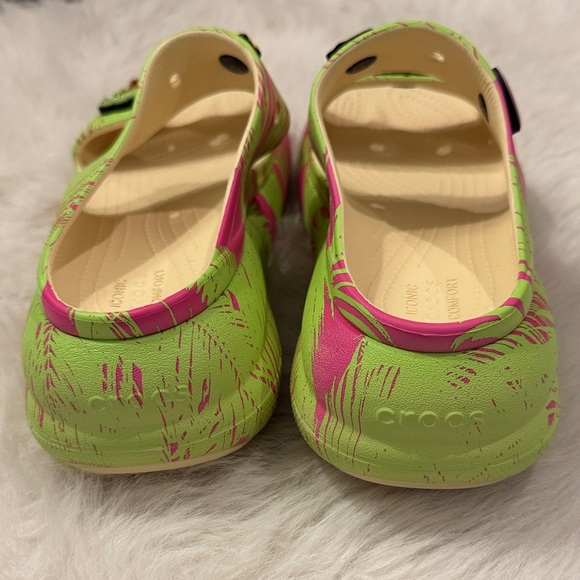 CROCS Classic Spring Break Crush Platform Size W8/M6 pre- owned. - Picture 2 of 4